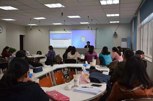 威尼斯人平台(中国)唯一官方网站
举办“混合式教学背景下的网络空间建设”教学沙龙活动