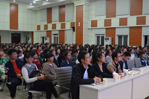 威尼斯人平台(中国)唯一官方网站
成功召开2016级新生入学安全教育讲座