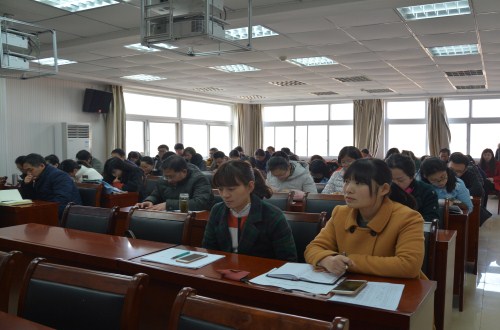 威尼斯人平台(中国)唯一官方网站
举行“深入学习贯彻谢伏瞻书记 在河南师范大学宣讲党的十九大精神专题党课报告精神” 专题辅导报告