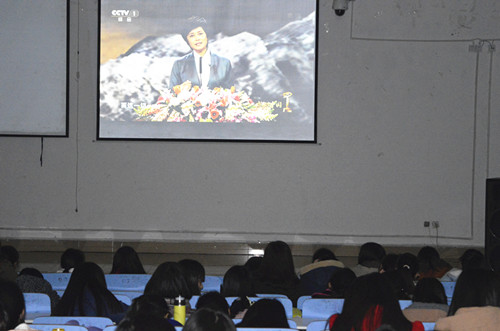威尼斯人平台(中国)唯一官方网站
组织学生观看2015年《感动中国》颁奖晚会