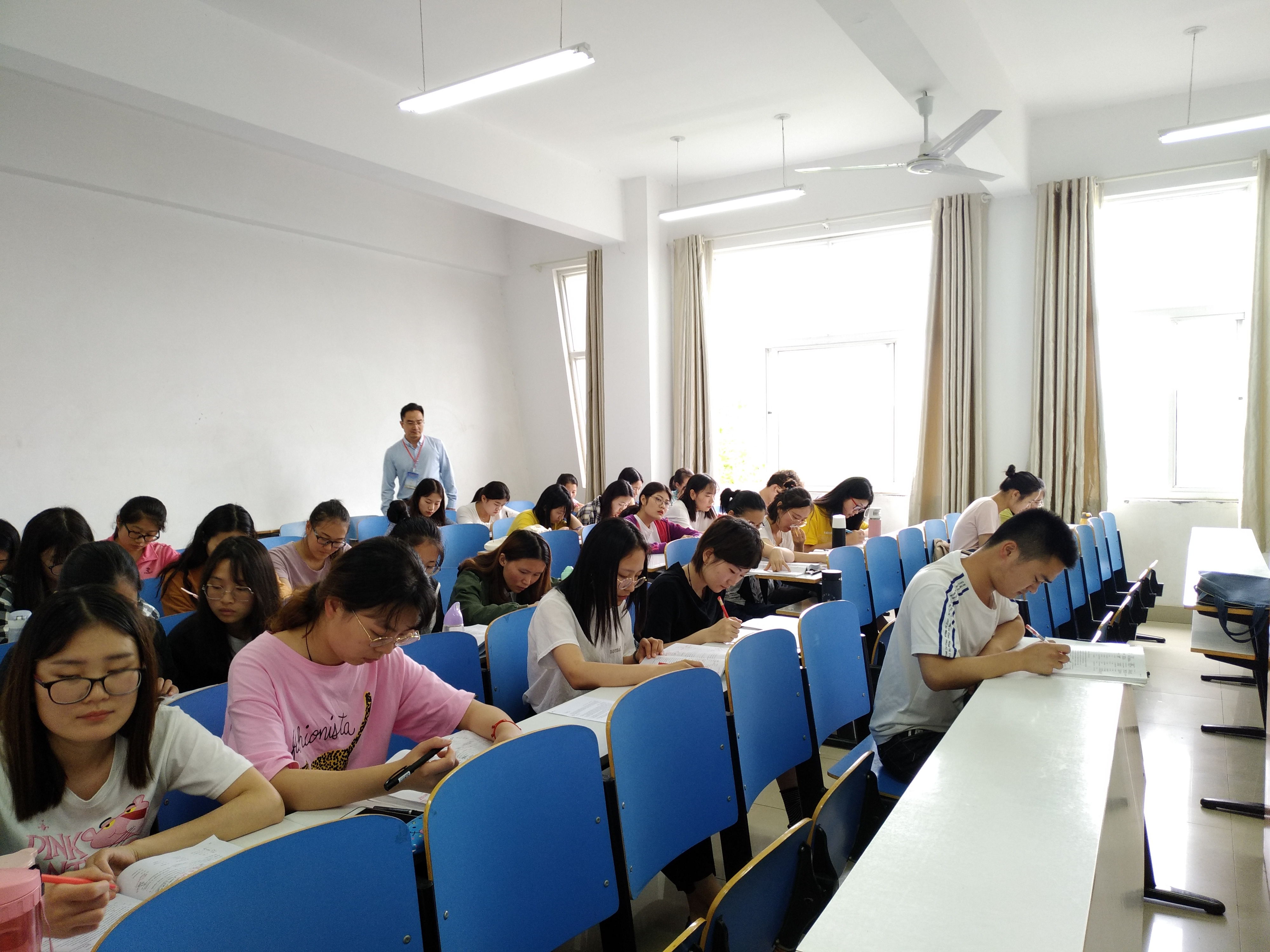 威尼斯人平台(中国)唯一官方网站
2018-2019学年第二学期第十四周教学检查
