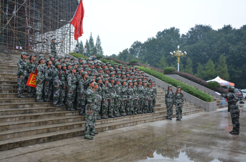 信阳师范威尼斯人平台
2017级新生军训歌咏比赛圆满结束