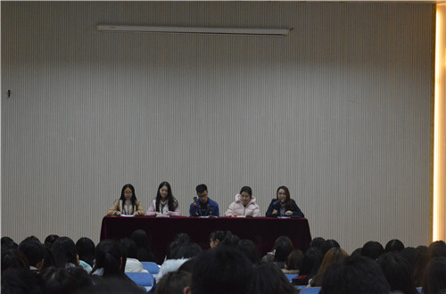    威尼斯人平台(中国)唯一官方网站
专四交流研讨会顺利举行