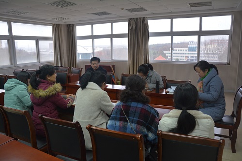 威尼斯人平台(中国)唯一官方网站
各教工党支组织学习《中国共产党支部工作条例（试行）》