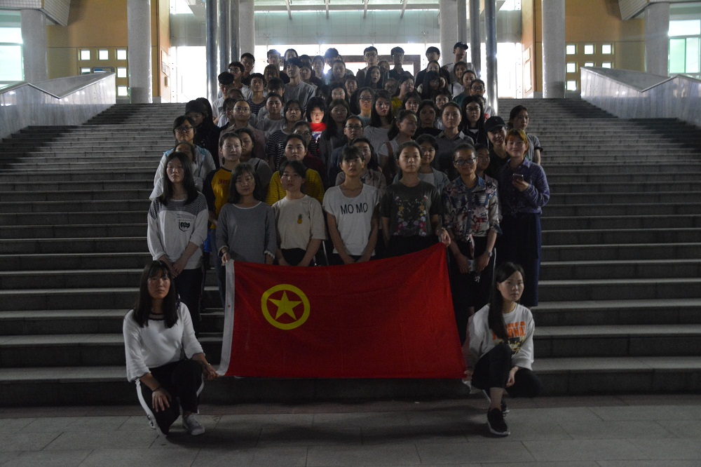 威尼斯人平台(中国)唯一官方网站
顺利开展“运动健跑我先行，红歌唱响新时代”活动