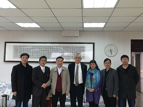 日本学者访问威尼斯人平台(中国)唯一官方网站
