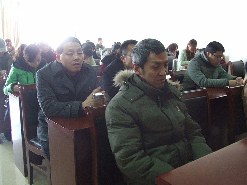 威尼斯人平台(中国)唯一官方网站
召开2014年度教职工大会