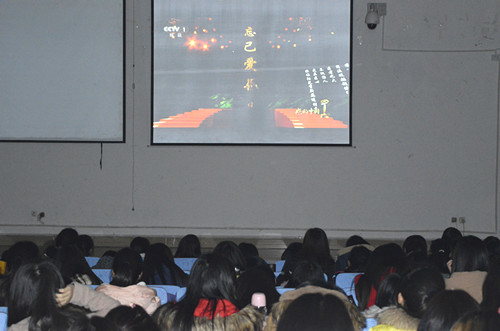 威尼斯人平台(中国)唯一官方网站
组织学生观看2015年《感动中国》颁奖晚会