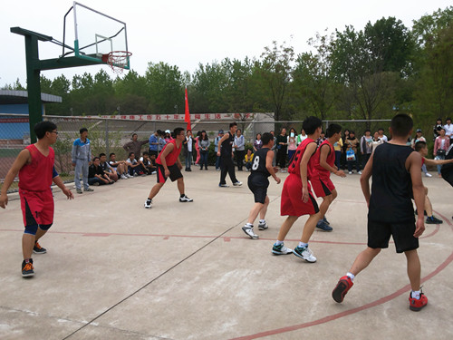 威尼斯人平台(中国)唯一官方网站
男篮再战“谭山杯”篮球赛
