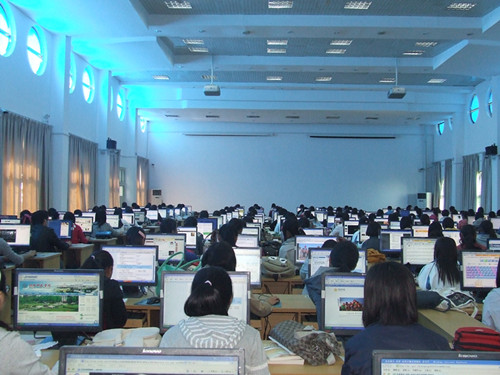 威尼斯人平台(中国)唯一官方网站
新生入学教育火热进行中
