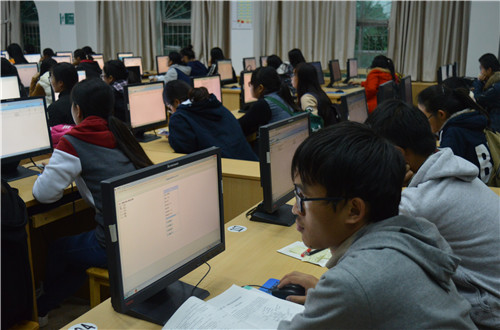 威尼斯人平台(中国)唯一官方网站
积极组织新生进行心理健康普查测试